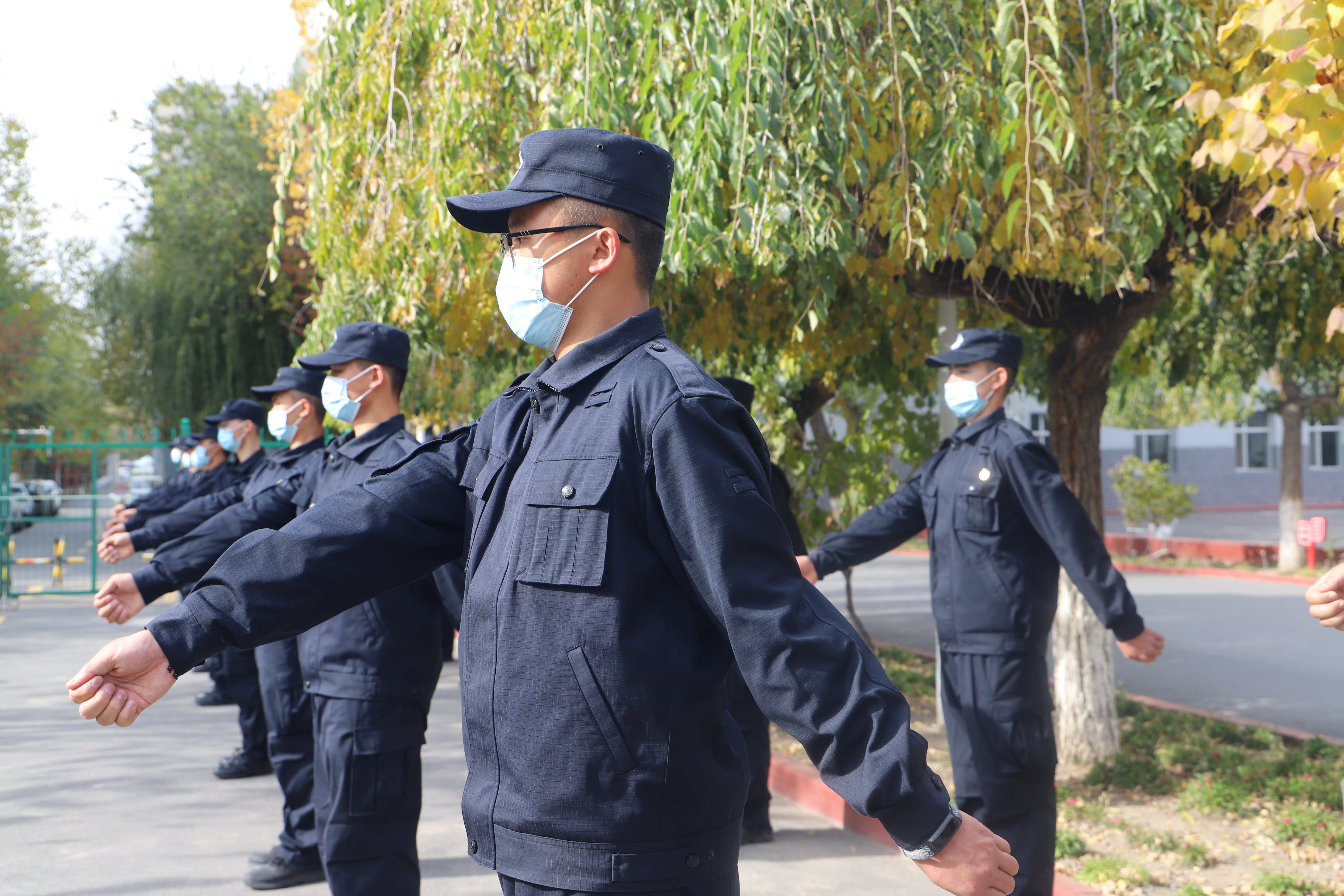 蜕变绽放藏蓝青春记新疆司法警官学校2020级新生警务训练