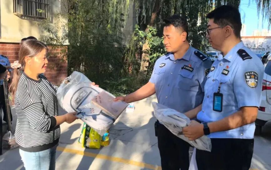 博乐市中心广场 (2).jpg 博乐市中心广场 (2).jpg