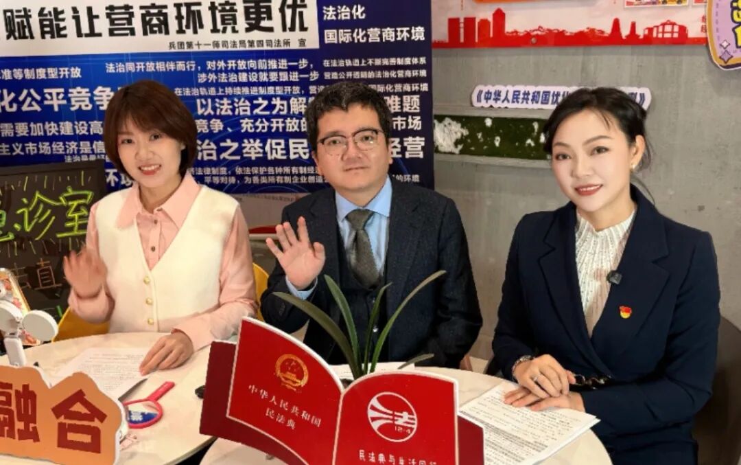 博乐市中心广场 (2).jpg 博乐市中心广场 (2).jpg