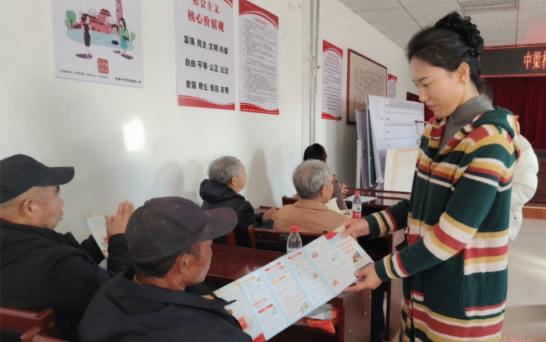 博乐市中心广场 (2).jpg 博乐市中心广场 (2).jpg