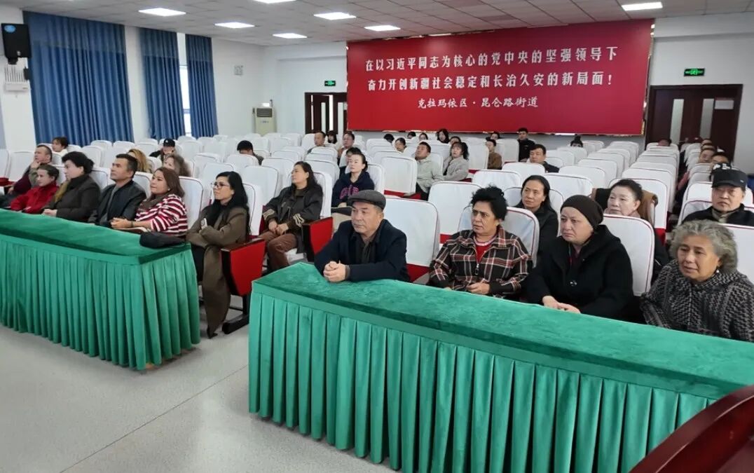 博乐市中心广场 (2).jpg 博乐市中心广场 (2).jpg