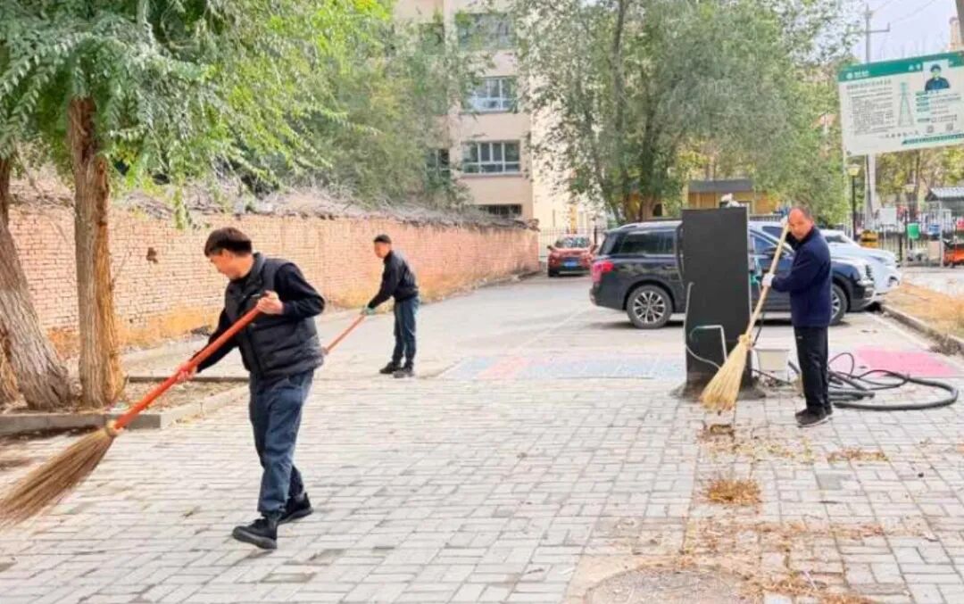 博乐市中心广场 (2).jpg 博乐市中心广场 (2).jpg