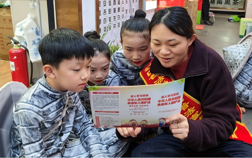 博乐市中心广场 (2).jpg 博乐市中心广场 (2).jpg