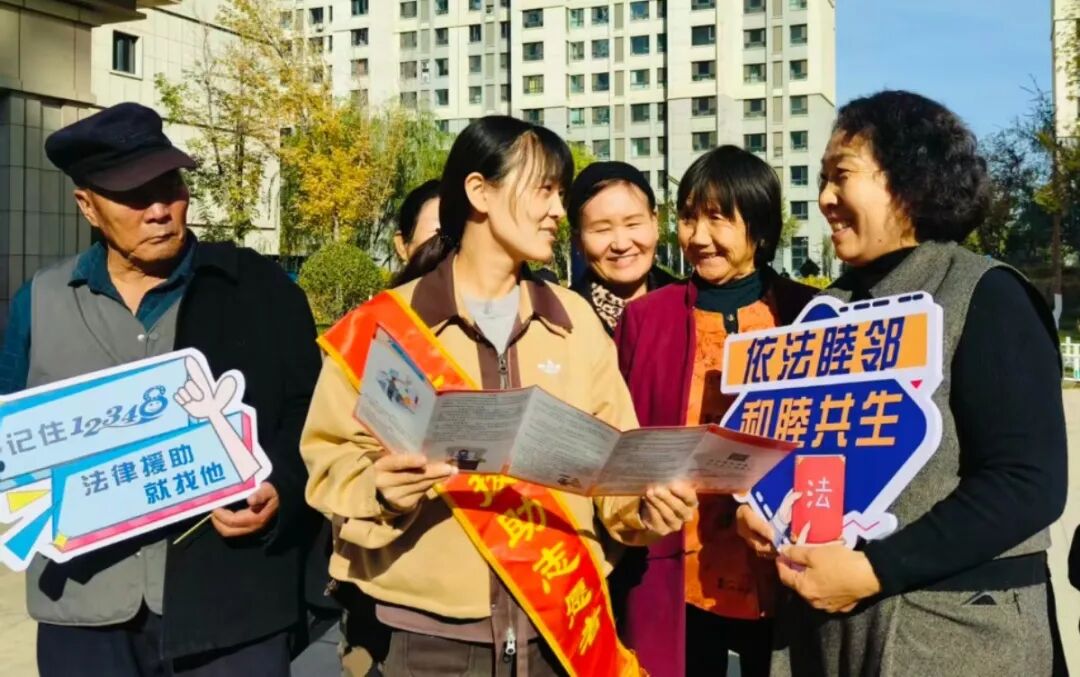 博乐市中心广场 (2).jpg 博乐市中心广场 (2).jpg