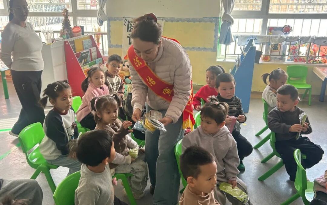 博乐市中心广场 (2).jpg 博乐市中心广场 (2).jpg